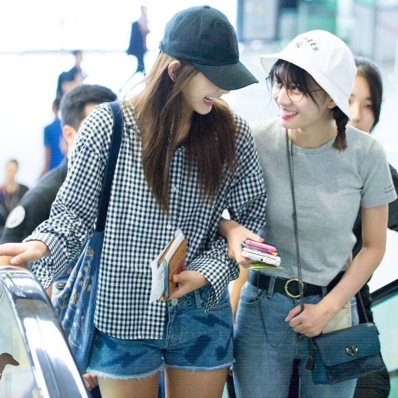 Momen yang diabadikan oleh penggemar Momo (TWICE)