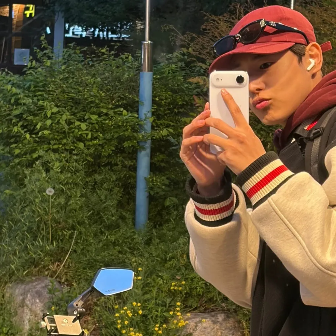 A moment captured by Choi Byungchan's fan