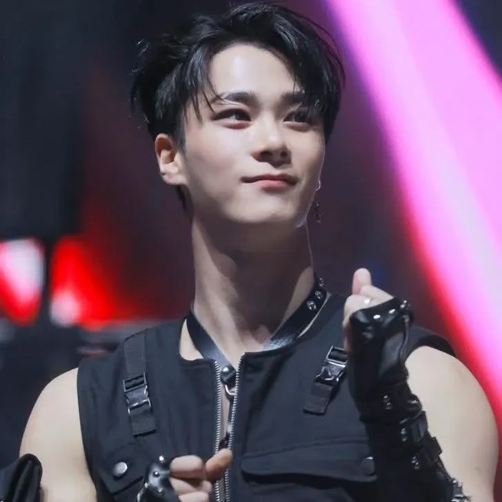 Behind-the-scenes cut of Moonbin (ASTRO)