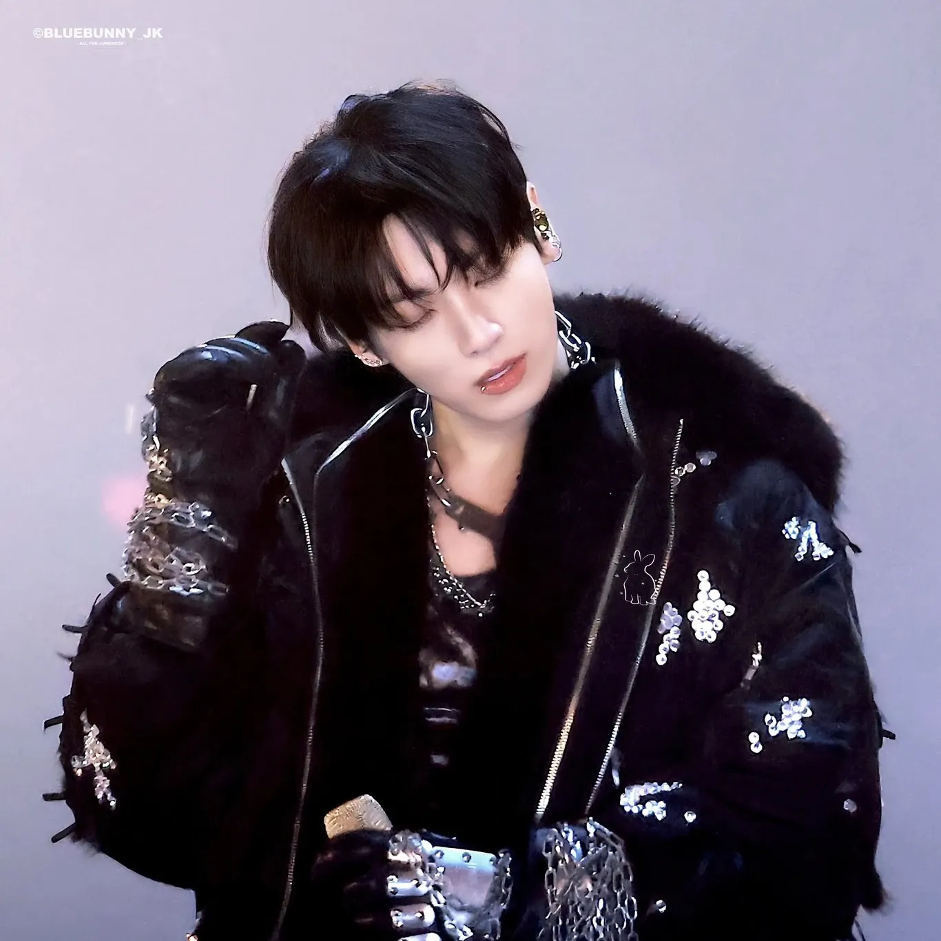 Foto aktivitas terbaru Jungkook (BTS)