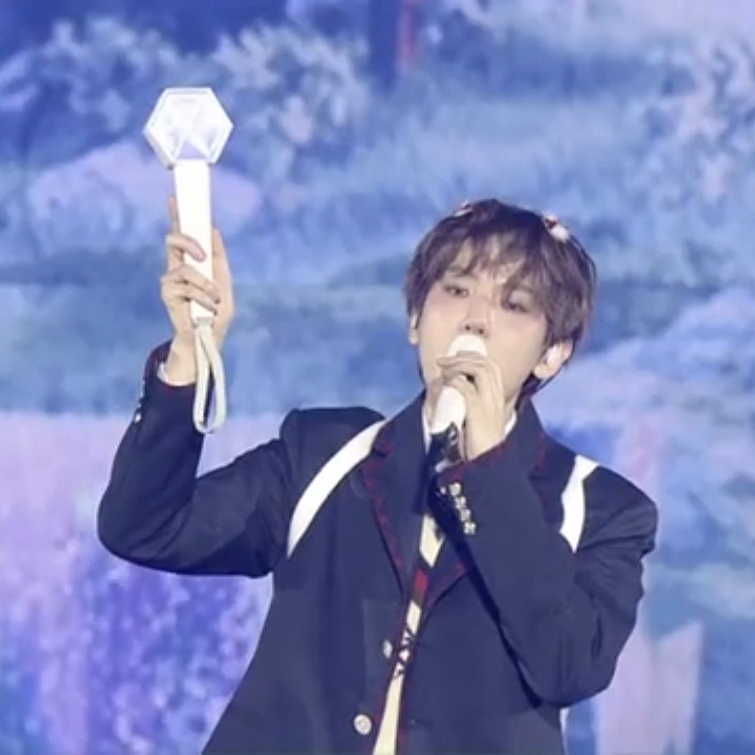 Recent activity shot of Baekhyun (EXO)