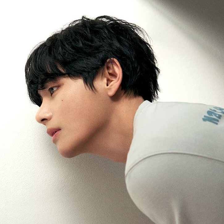 Recent activity shot of V (BTS)