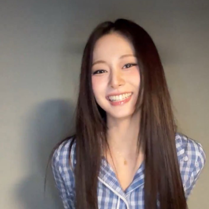 Momen yang diabadikan oleh penggemar Tzuyu (TWICE)