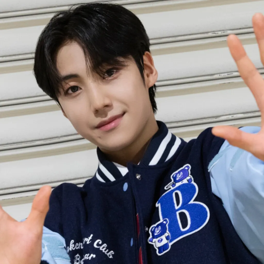 Recent activity shot of Lee Eunsang (YOUNITE)