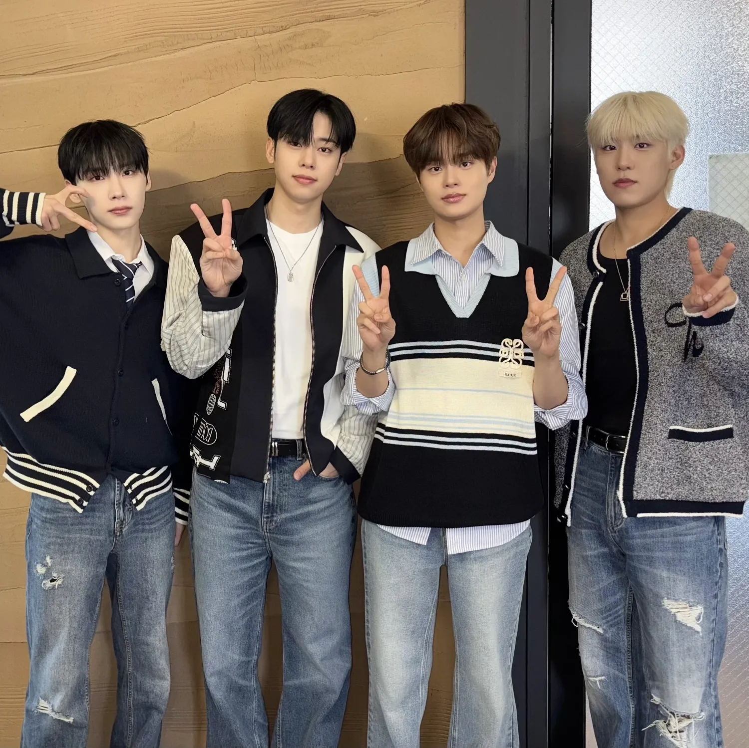 AB6IX的最新活動照片