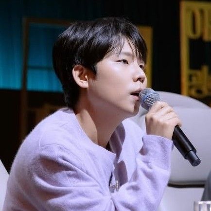 A moment captured by Jung Seunghwan's fan