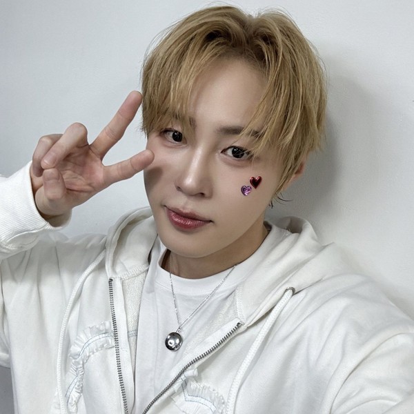 Shining profile picture of Ha Sungwoon on today's Choeaedol