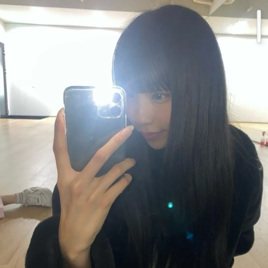 A moment captured by izna's fan