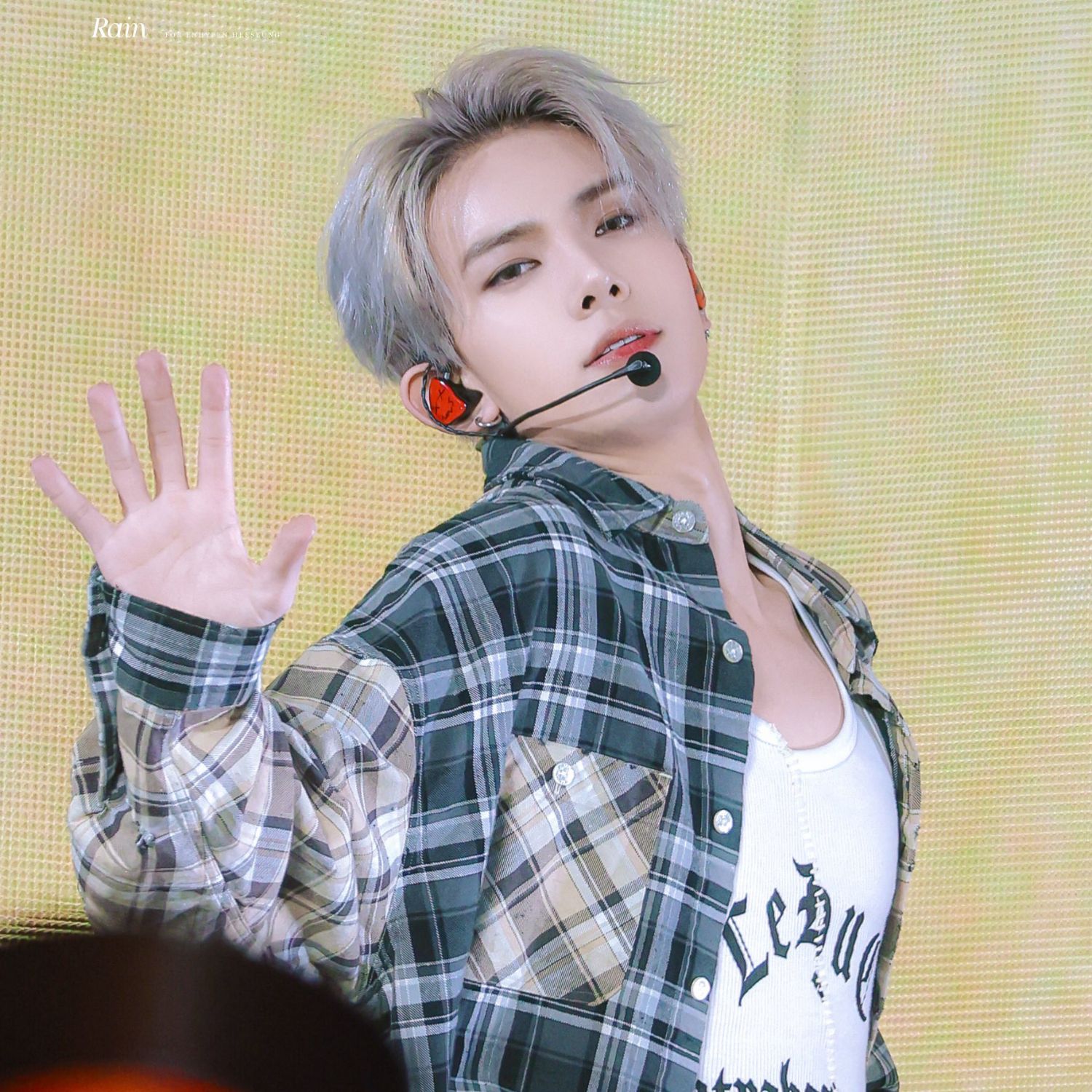 Latest photo of Heeseung (ENHYPEN)