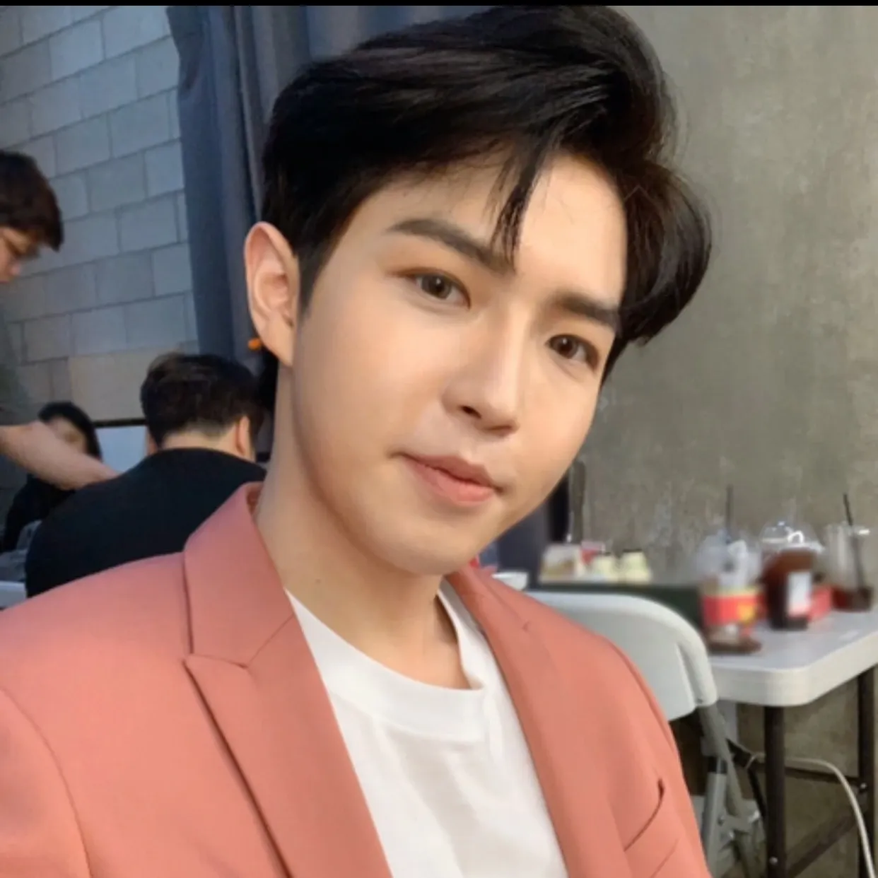 Behind-the-scenes cut of Kim Jaehwan