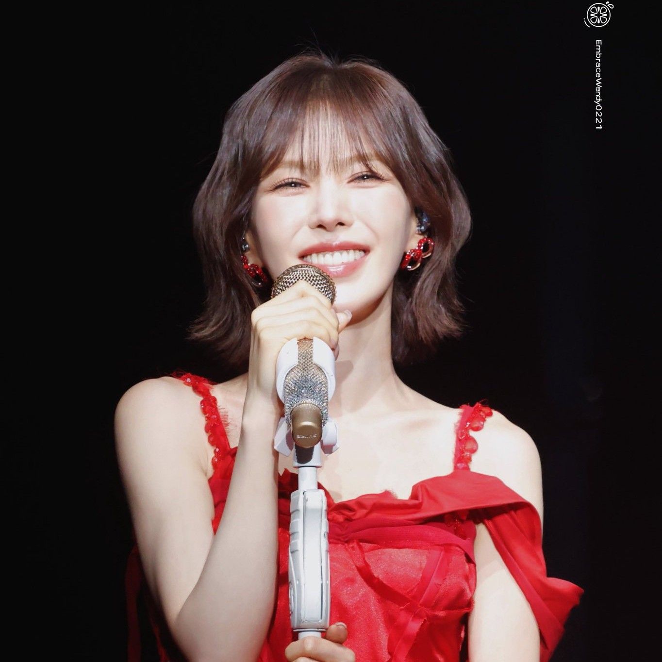 A moment captured by Wendy (Red Velvet)'s fan