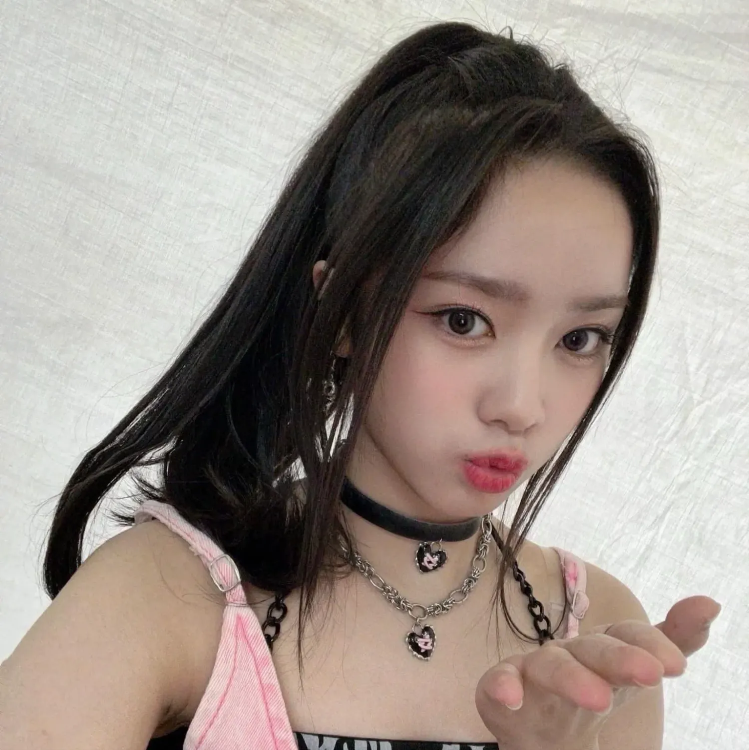 Behind-the-scenes cut of Elisia (UNIS)