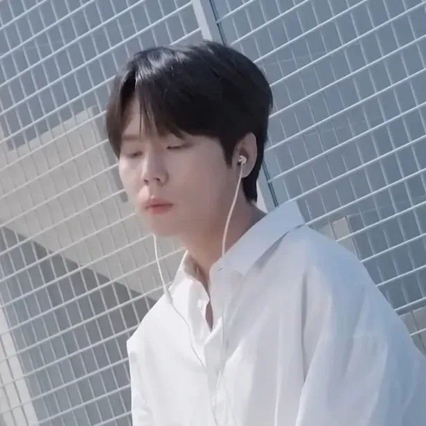 Recent activity shot of Jung Seunghwan