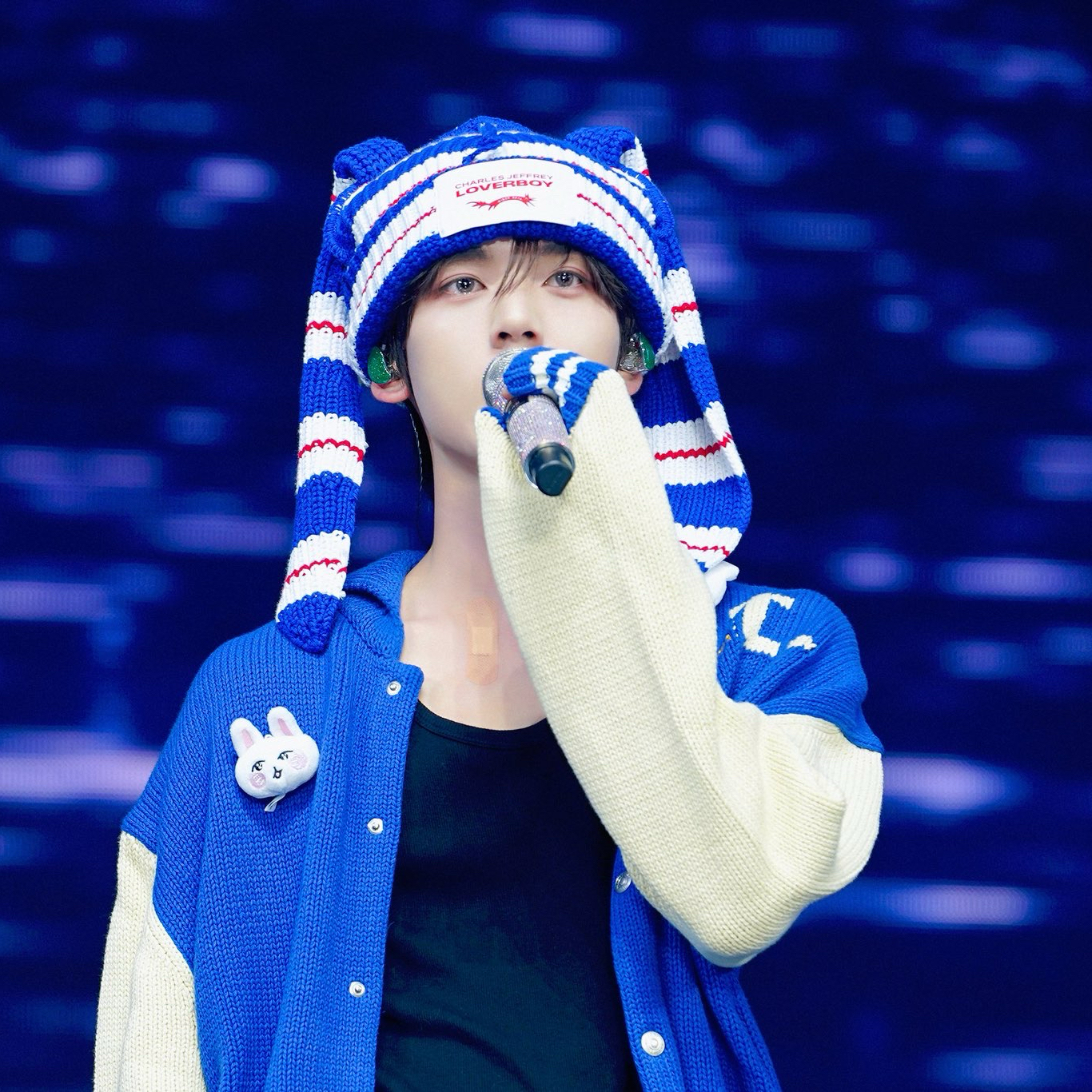 A moment captured by Han Yujin's fan