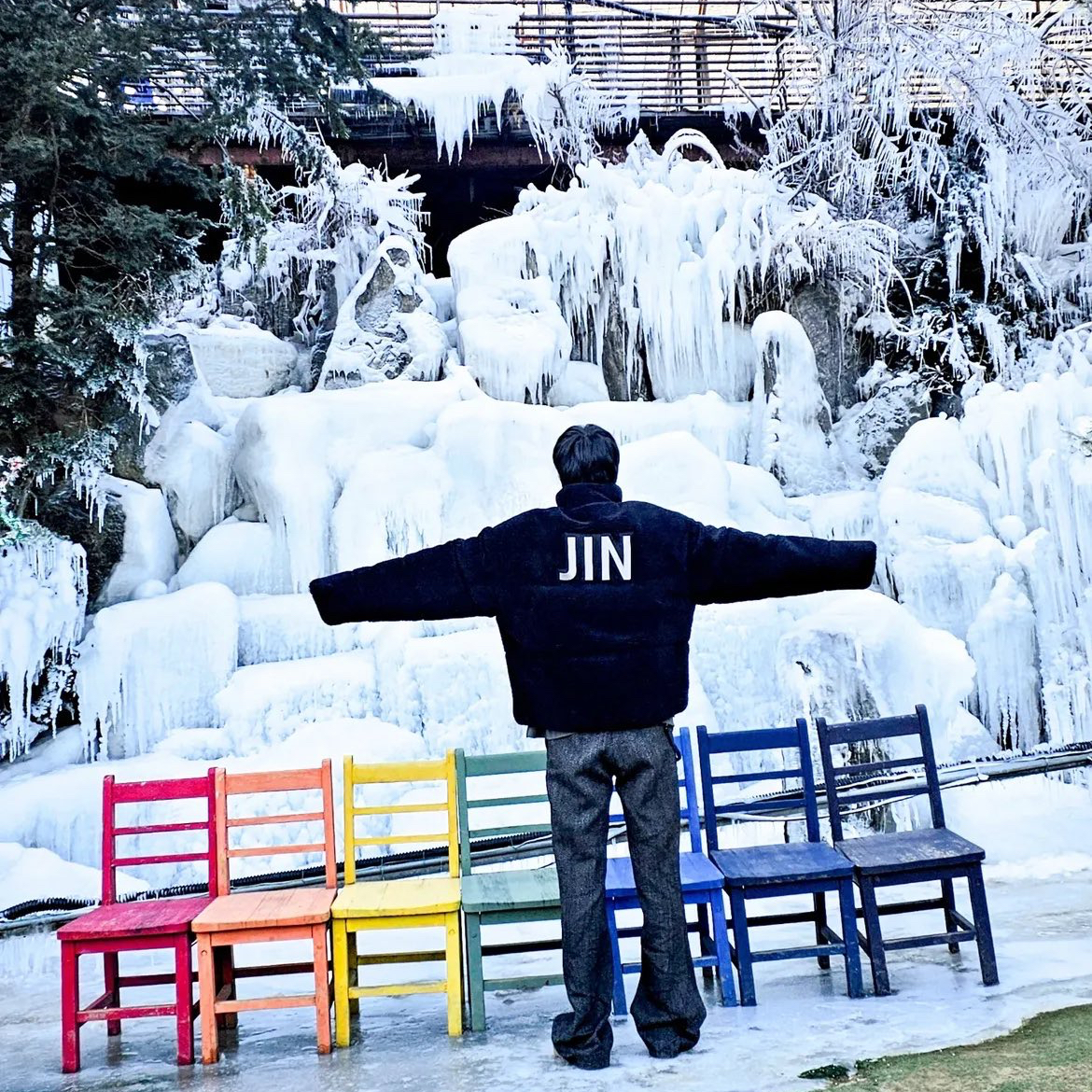 Momen yang diabadikan oleh penggemar Jin (BTS)