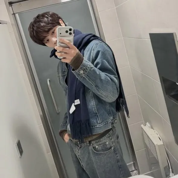 A moment captured by Hyunsuk (CIX)'s fan