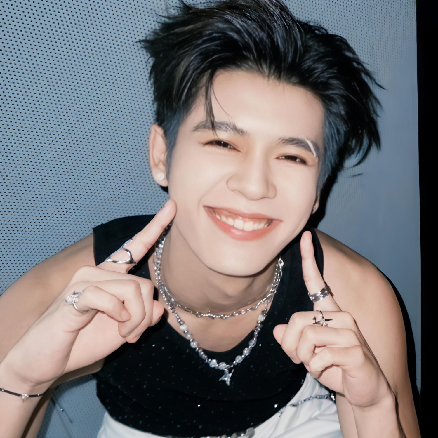 Behind-the-scenes cut of DORN (NexT1DE)