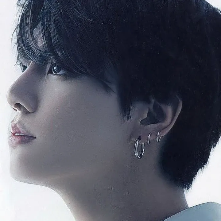 Foto aktivitas terbaru Jungkook (BTS)