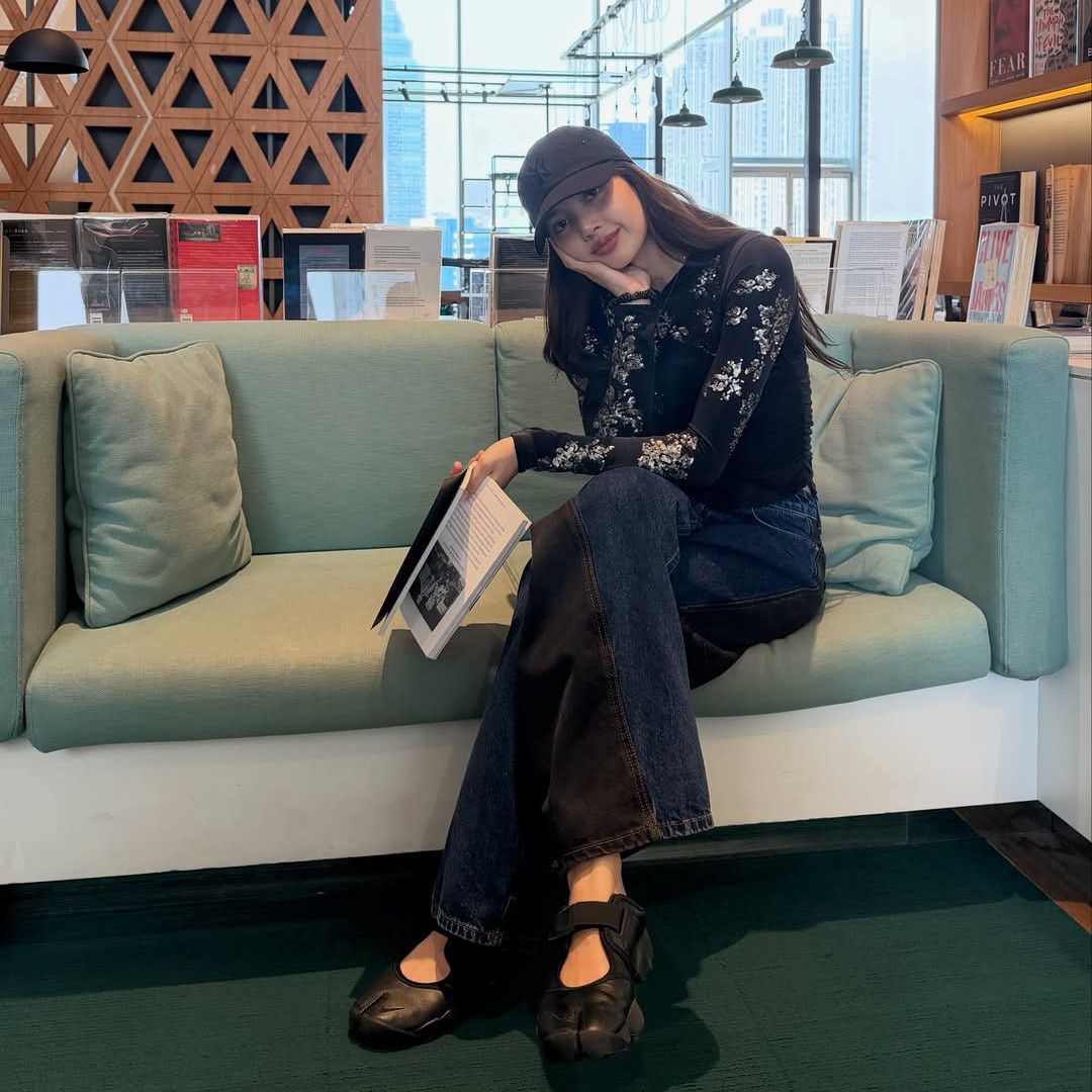 リサ (BLACKPINK)の舞台裏ショット