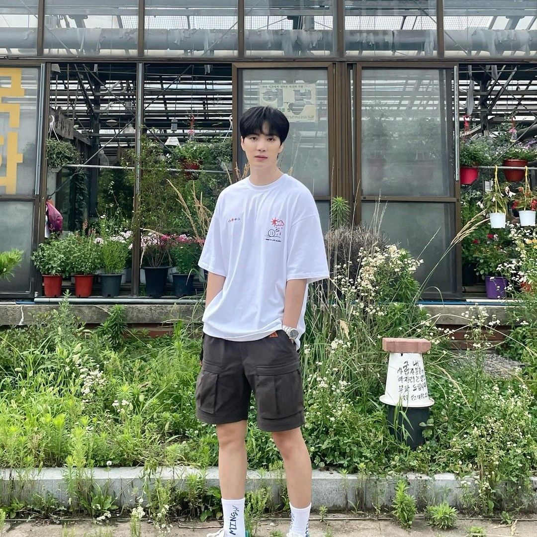 Foto aktivitas terbaru Kim Jonghyeon