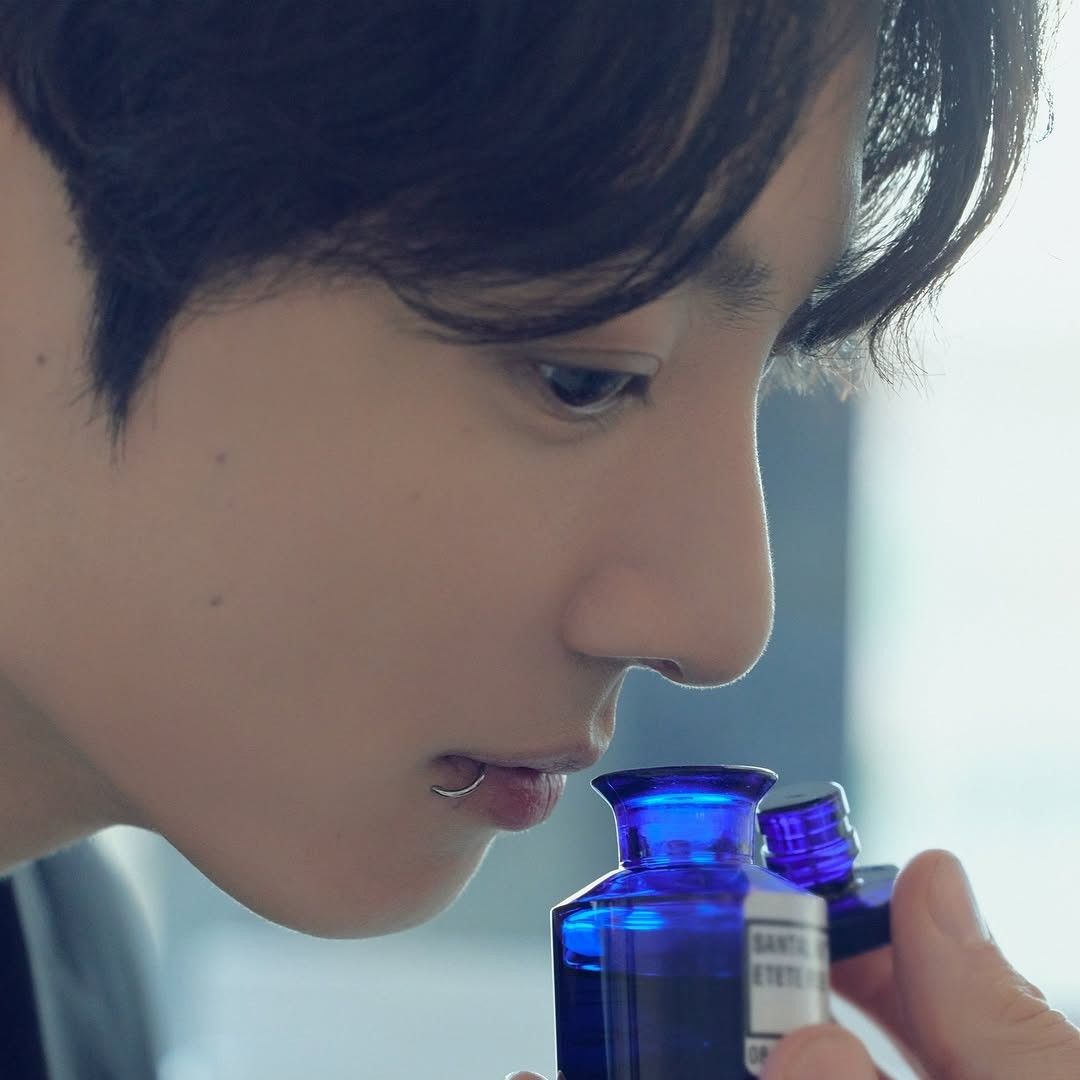 Foto aktivitas terbaru Jungkook (BTS)