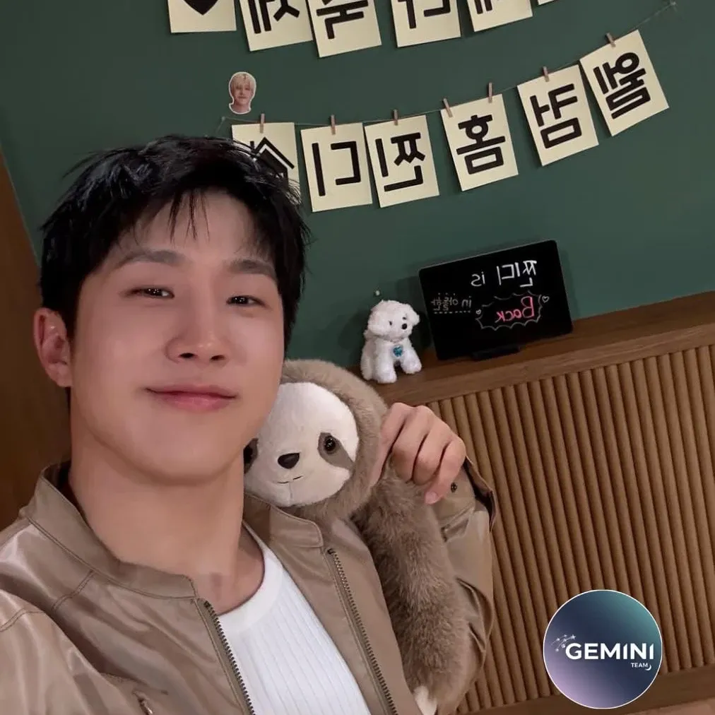 Latest photo of Jinjin (ASTRO)