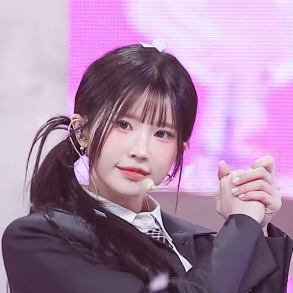 宋河英 (fromis_9)的幕后花絮