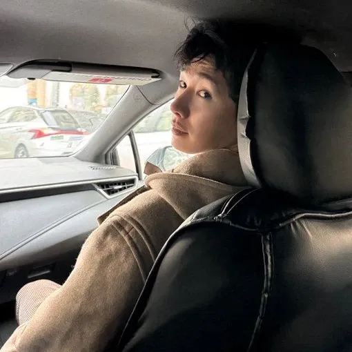 A moment captured by Wonho's fan