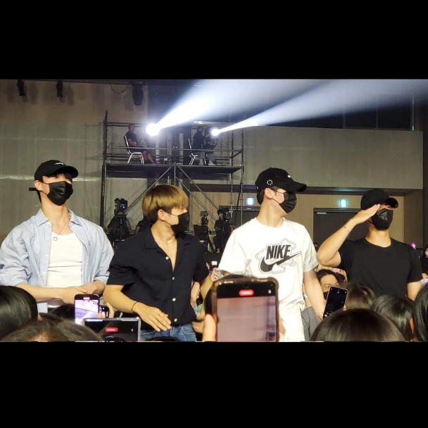 ASTRO的最新照片