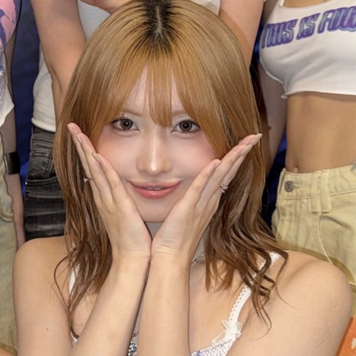 모모 (TWICE)의 최신 사진