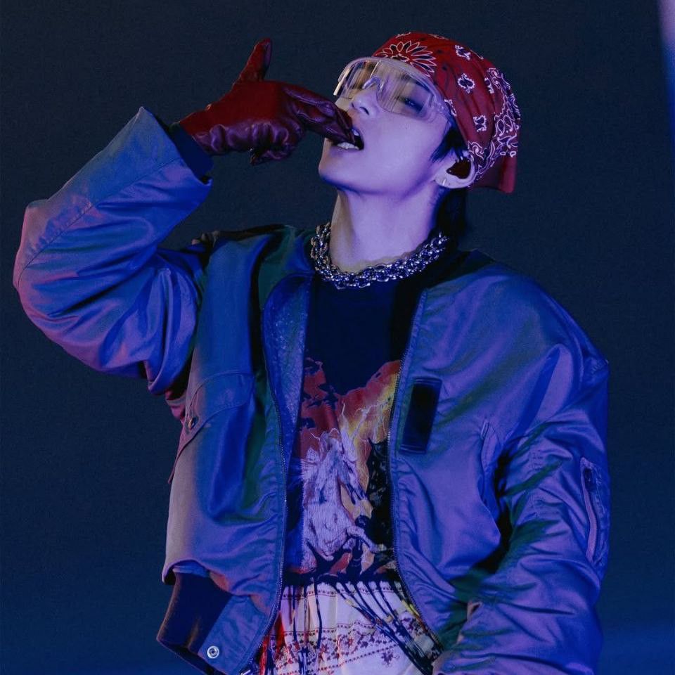 뷔 (방탄소년단) 최근 활동샷