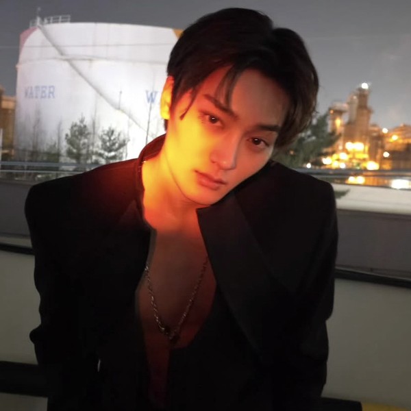 Signature photo of Taeyoung (CRAVITY) capturing their charm