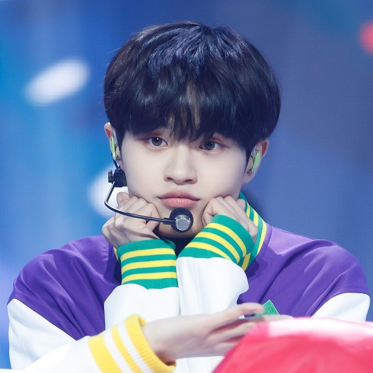 A moment captured by Lee Daehwi (AB6IX)'s fan