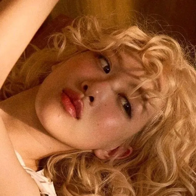 로제 (BLACKPINK) 최근 활동샷