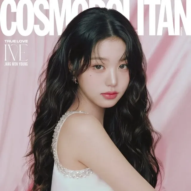 Recent activity shot of Jang Wonyoung (IVE)