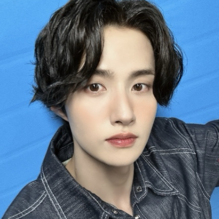 Behind-the-scenes cut of Yeoone (PENTAGON)