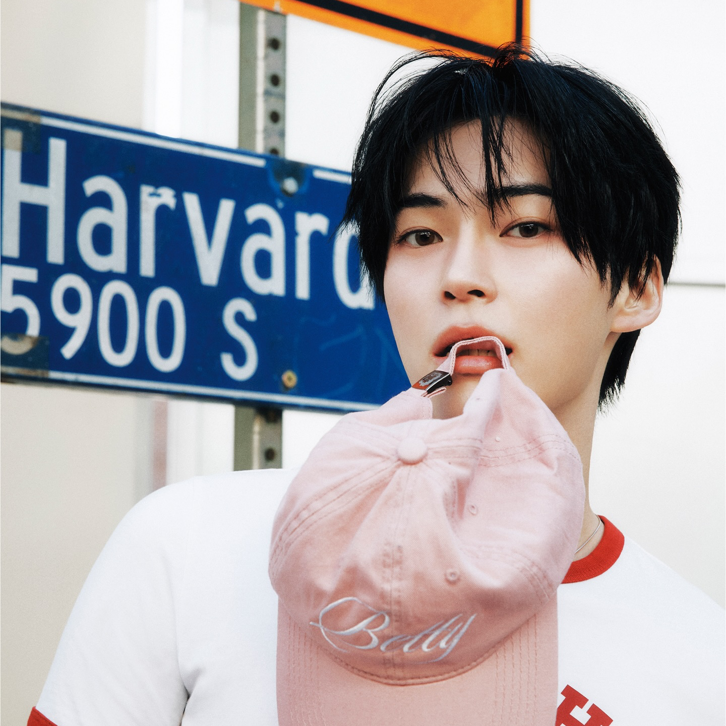 Latest photo of Sung Hanbin (ZEROBASEONE)