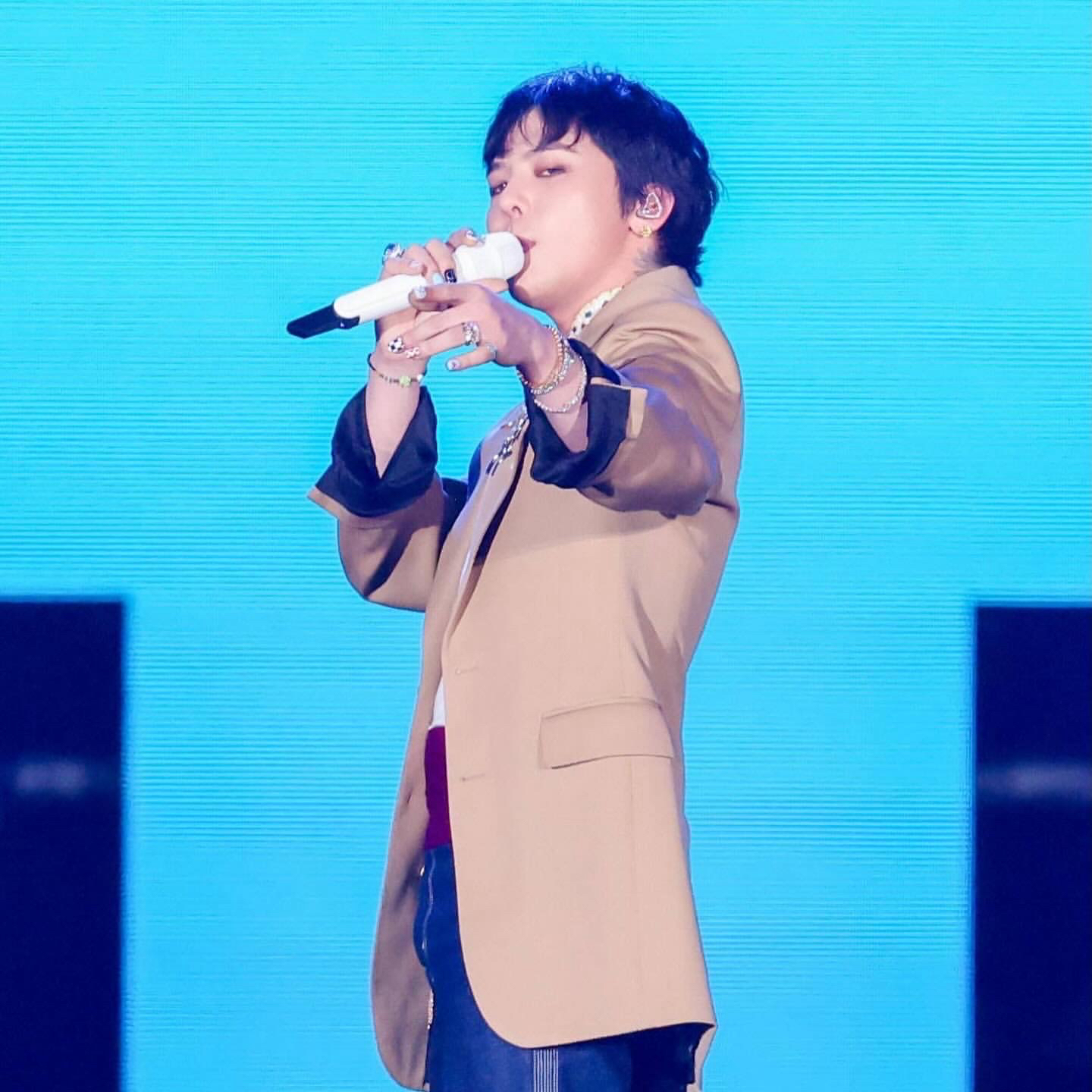 Behind-the-scenes cut of G-DRAGON (BIGBANG)