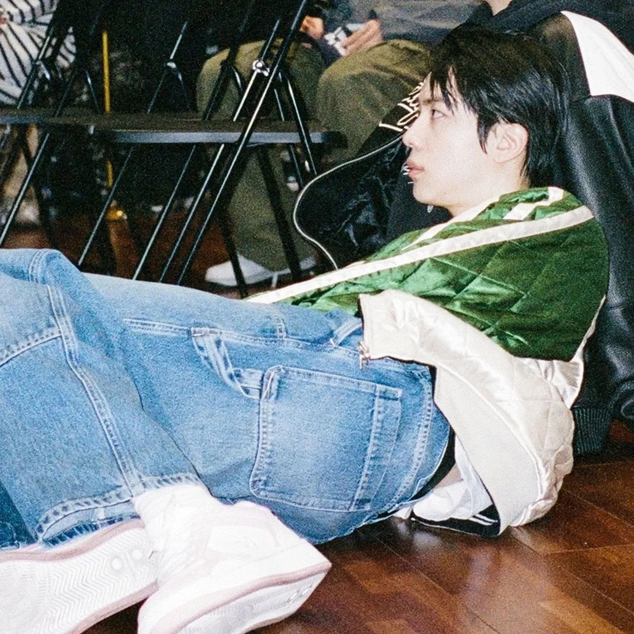 Foto aktivitas terbaru Jin (BTS)