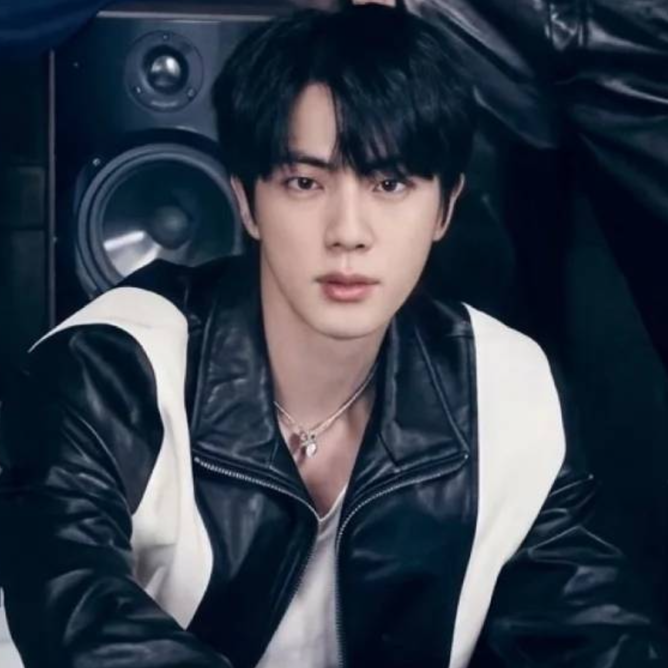 진 (방탄소년단) 최근 활동샷