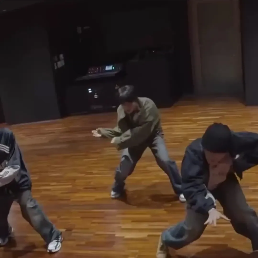 진 (방탄소년단)의 비하인드 컷