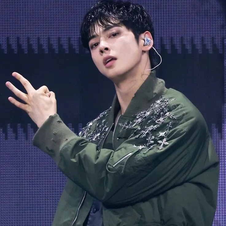 Recent activity shot of Eunwoo (ASTRO)