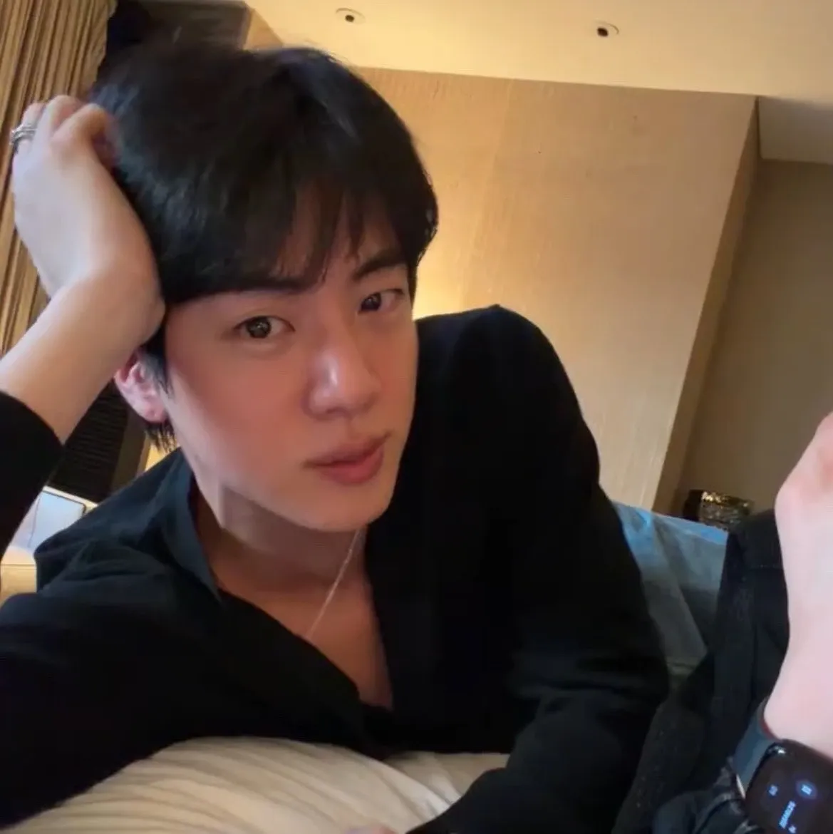 Behind-the-scenes cut of Jin (BTS)
