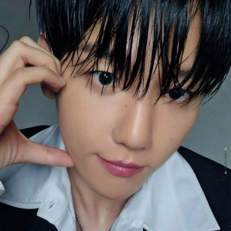 백현 (EXO)의 최신 사진