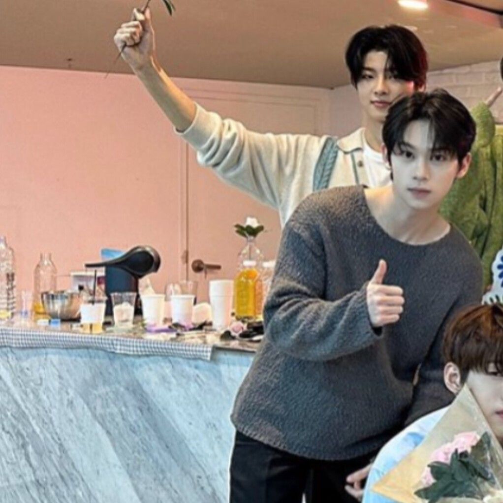 Latest photo of YOUNITE