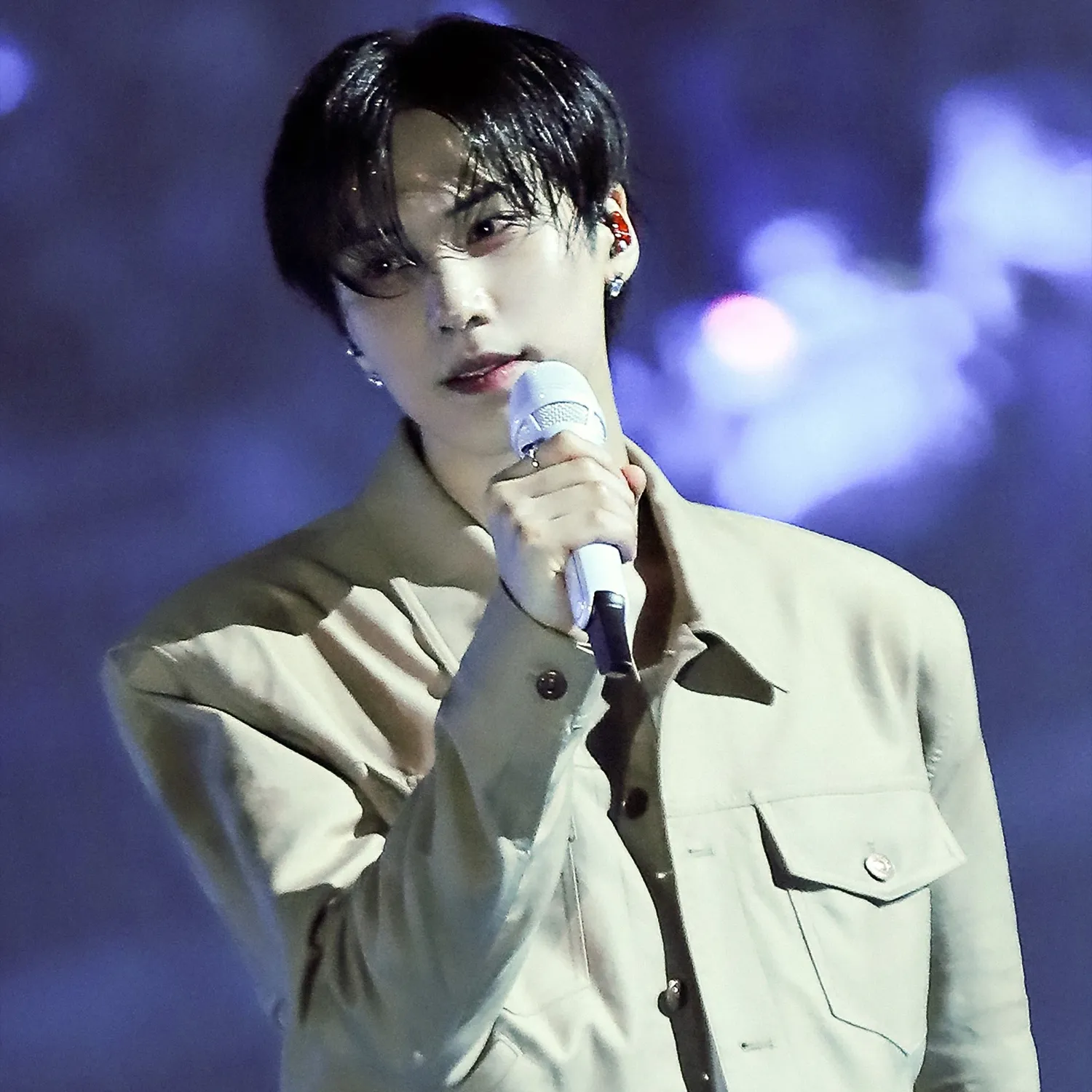 A moment captured by Rocky's fan