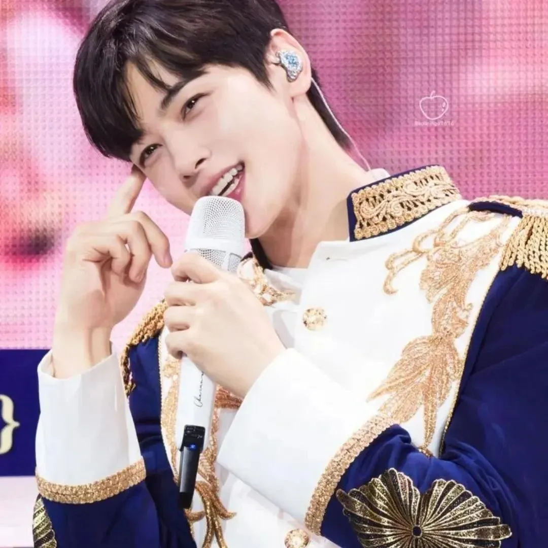 Recent activity shot of Eunwoo (ASTRO)