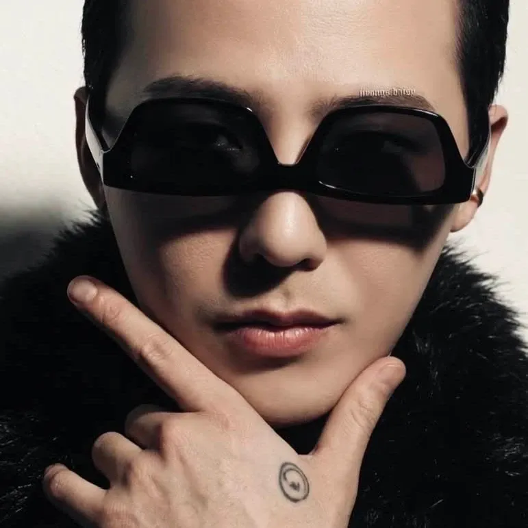 Recent activity shot of G-DRAGON (BIGBANG)