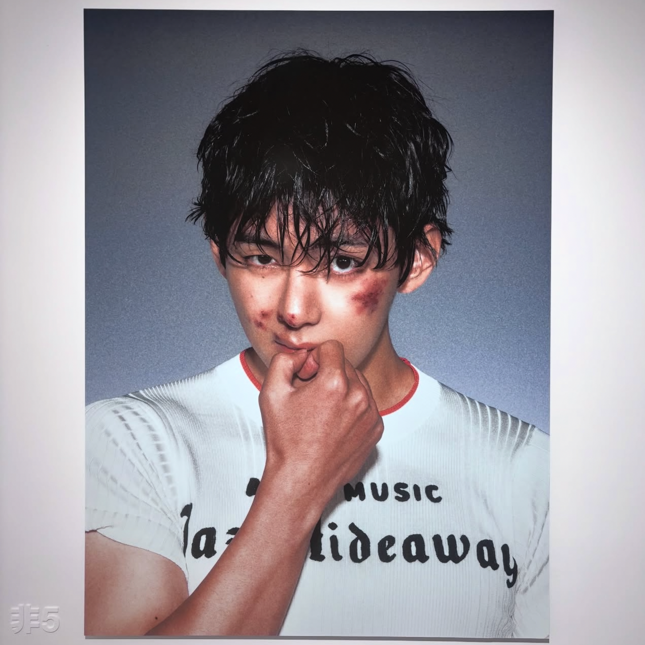 뷔 (방탄소년단)의 최신 사진