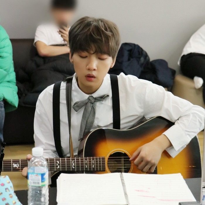 A moment captured by Jeong Sewoon's fan